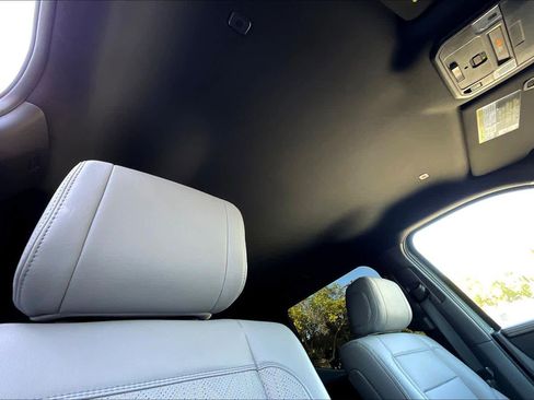 Used 2025 Toyota Tundra Limited image 13