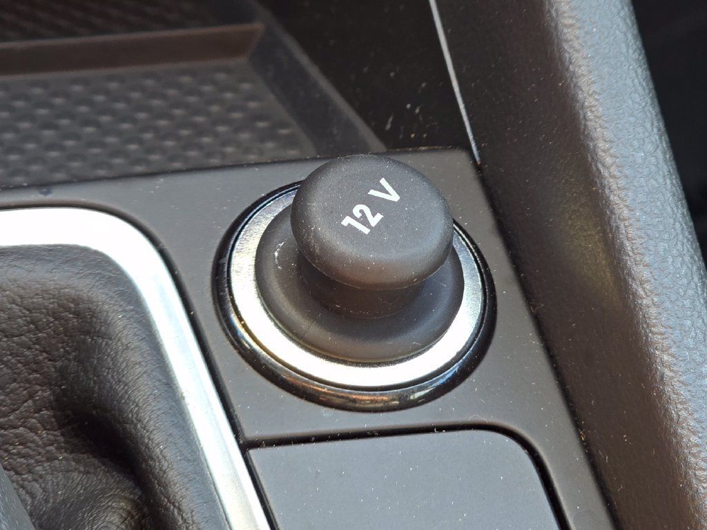 Used 2026 Volkswagen Jetta SE FWD image 8