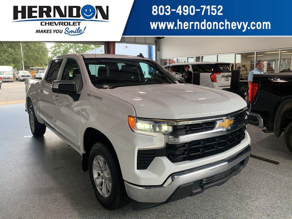 Used 2025 Chevrolet Silverado 1500 LT RWD image 1