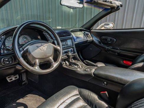 Used 2002 Chevrolet Corvette Convertible w/ Preferred Equipment Group2 image 21