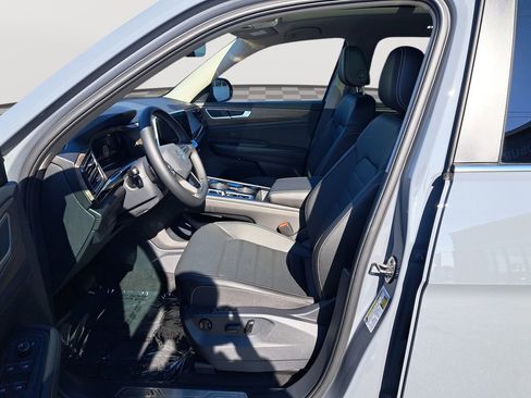 New 2025 Volkswagen Atlas SEL image 12