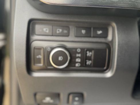 Used 2023 Ford F250 Lariat w/ Lariat Ultimate Package AWD/4WD image 14