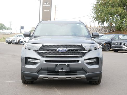 Used 2023 Ford Explorer XLT w/ Equipment Group 202A AWD/4WD image 3