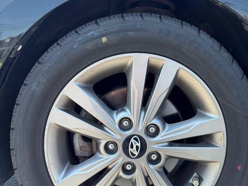 Used 2017 Hyundai Elantra SE FWD image 15