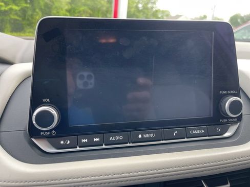 Certified 2023 Nissan Rogue SV AWD/4WD image 14