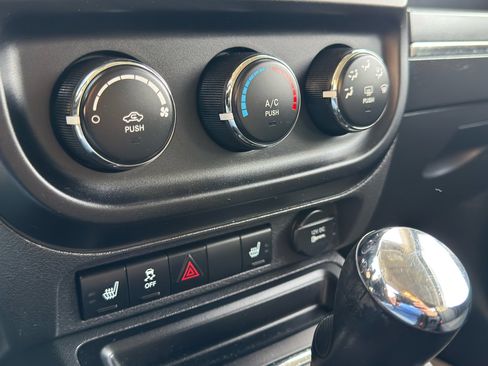 Used 2011 Jeep Patriot Latitude image 23