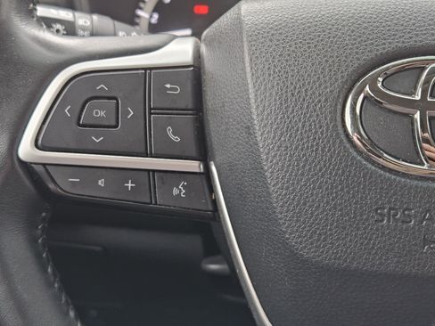 Used 2023 Toyota Highlander L image 27