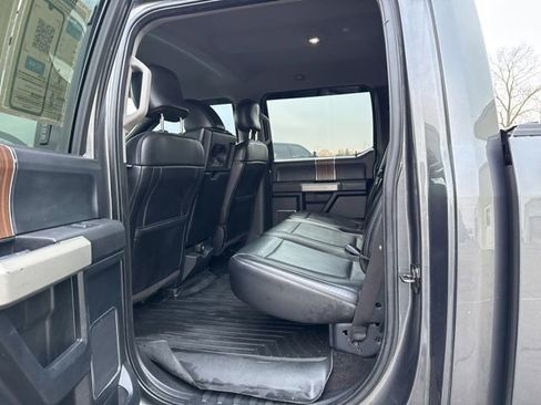 Used 2017 Ford F150 Lariat image 33