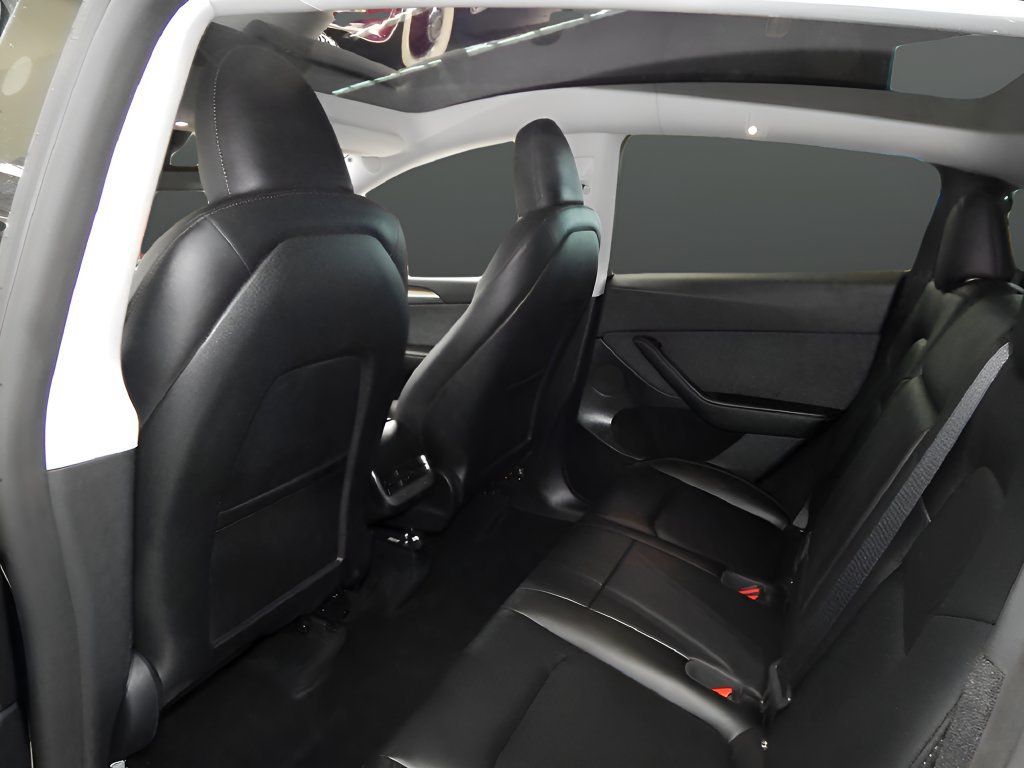 Used 2024 Tesla Model Y Long Range AWD/4WD image 23