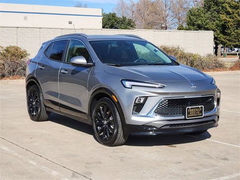 Used 2025 Buick Encore GX Sport Touring w/ Experience Buick Package image 3