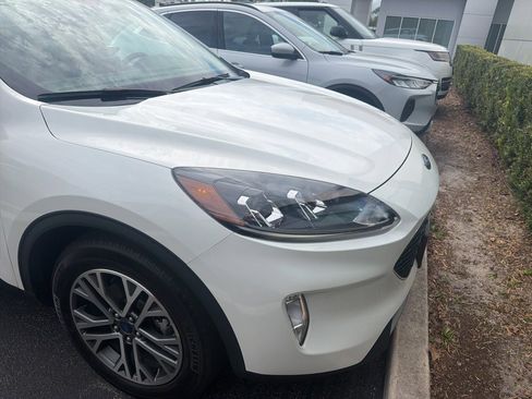 Certified 2022 Ford Escape SEL w/ Technology Package image 3