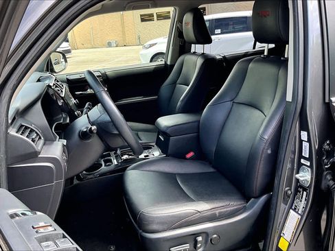 Used 2021 Toyota 4Runner TRD Off-Road Premium AWD/4WD image 8