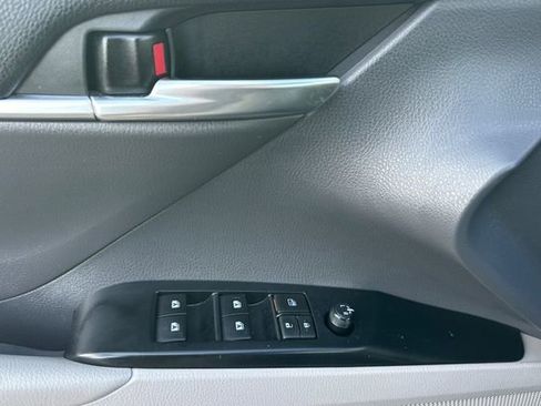 Certified 2020 Toyota Camry SE image 14