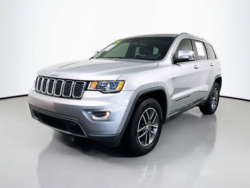 Used 2018 Jeep Grand Cherokee Limited image 10