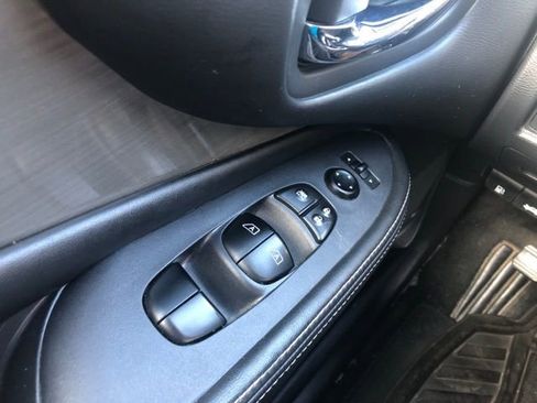 Used 2018 Nissan Murano SV image 39