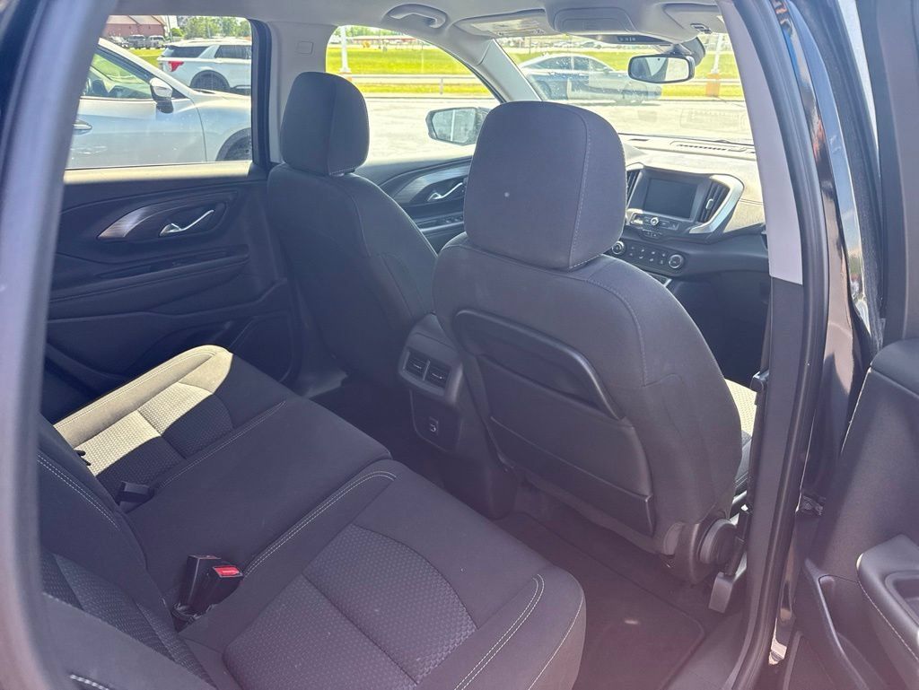 Used 2024 GMC Terrain SLE AWD/4WD image 6