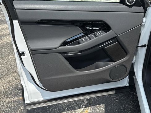 Certified 2024 Land Rover Range Rover Evoque Dynamic SE image 13