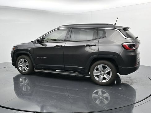 Used 2022 Jeep Compass Latitude FWD image 5