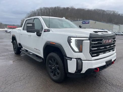 Used 2024 GMC Sierra 3500 AT4 image 3