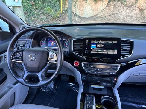 Used 2021 Honda Pilot Elite image 16