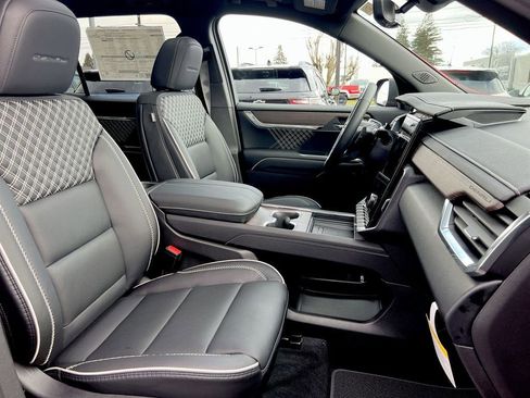 New 2026 GMC Acadia Denali w/ Super Cruise Package image 22