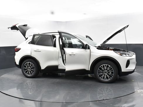 New 2025 Ford Escape SE image 43
