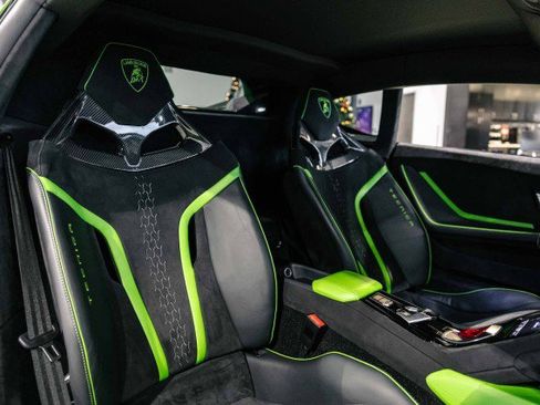 Used 2023 Lamborghini Huracan Tecnica image 29