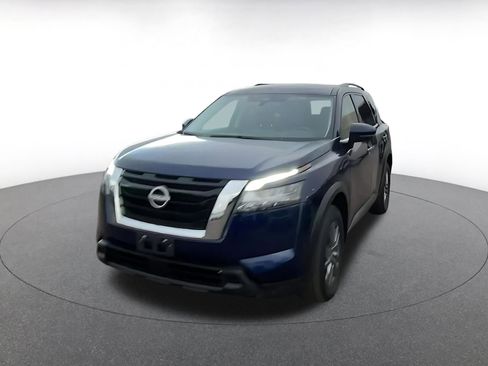 Used 2025 Nissan Pathfinder SV image 7
