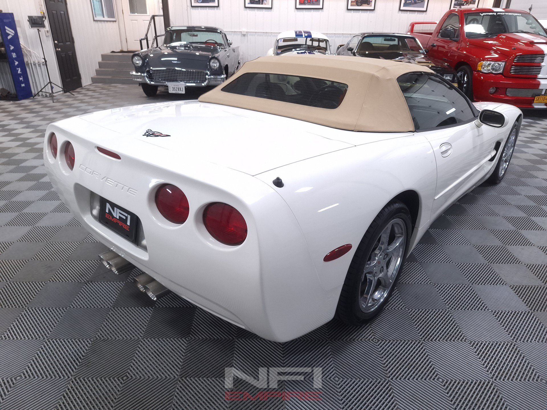 Used 2001 Chevrolet Corvette Convertible w/ Preferred Equipment Group2 RWD image 14