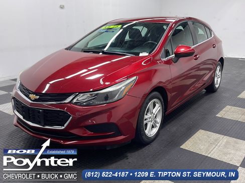 Used 2018 Chevrolet Cruze LT FWD image 1