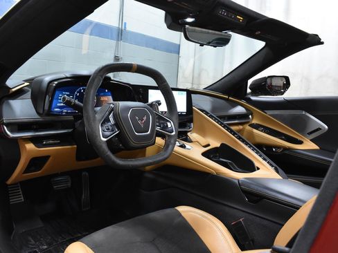 Used 2022 Chevrolet Corvette Stingray Premium Conv w/ Z51 Performance Package image 4