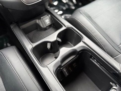 Used 2019 Honda CR-V Touring image 25