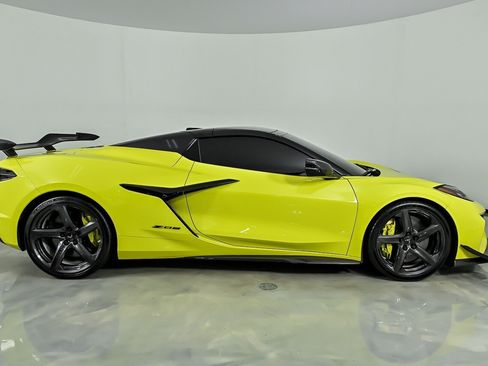 Used 2024 Chevrolet Corvette Z06 w/ Z07 Performance Package RWD image 14
