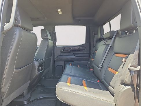 Used 2023 GMC Sierra 1500 AT4 w/ Technology Package AWD/4WD image 16