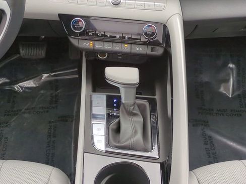 New 2026 Hyundai Elantra Limited image 18