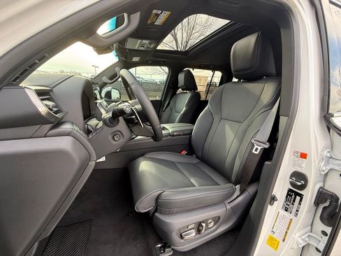 New 2026 Lexus LX 700h Luxury image 5