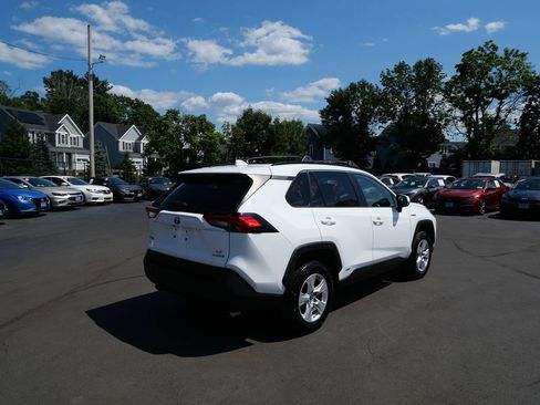 Used 2021 Toyota RAV4 LE AWD/4WD image 6