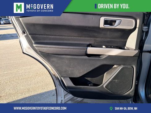 Used 2023 Ford Explorer Limited image 13