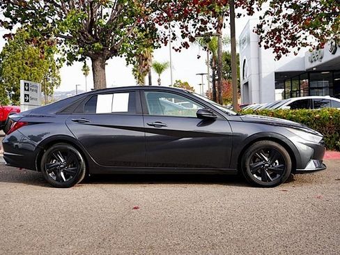 Used 2021 Hyundai Elantra SEL w/ Convenience Package image 7