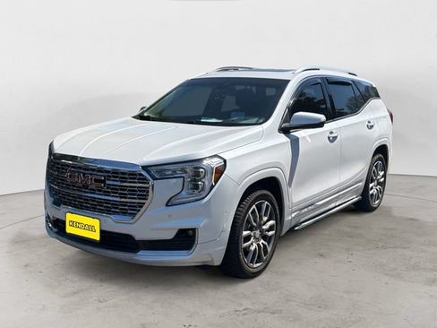 Used 2022 GMC Terrain Denali w/ Denali Premium Package AWD/4WD image 1