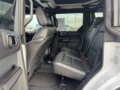 Used 2025 Ford Bronco Badlands image 28