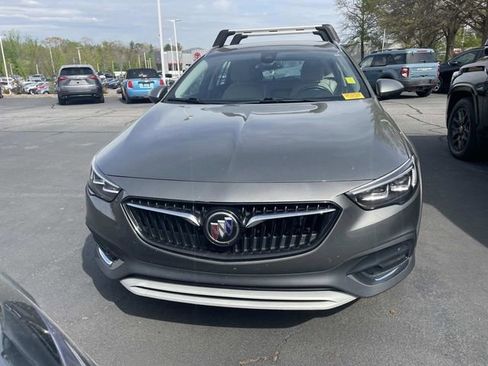 Used 2018 Buick Regal Essence w/ Driver Confidence Package #1 image 7