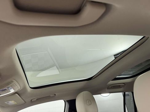 Used 2021 Mercedes-Benz GLB 250 4MATIC image 30