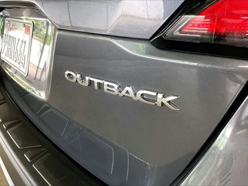 Used 2025 Subaru Outback Premium image 33