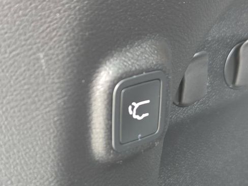 Used 2021 Jeep Cherokee Limited image 14