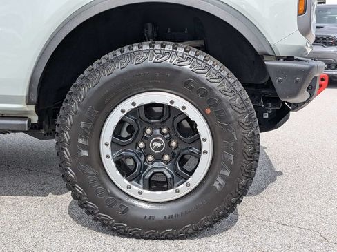 Used 2024 Ford Bronco Badlands w/ Sasquatch Package AWD/4WD image 10