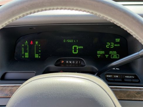 Used 2000 Ford Crown Victoria LX image 17