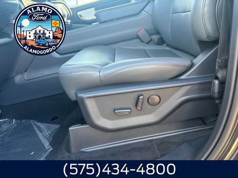 New 2025 Ford Expedition Active image 4