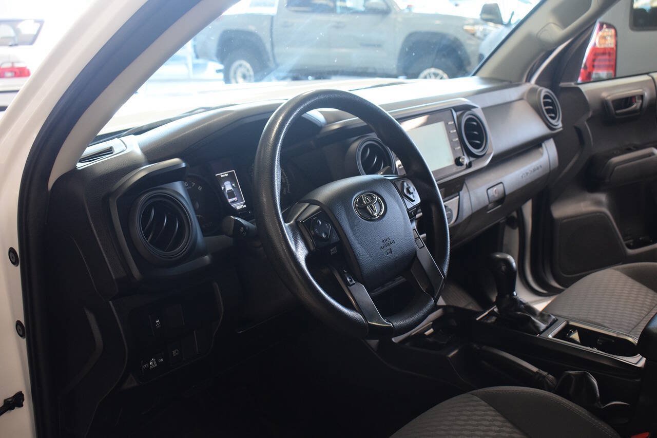Used 2022 Toyota Tacoma SR AWD/4WD image 17
