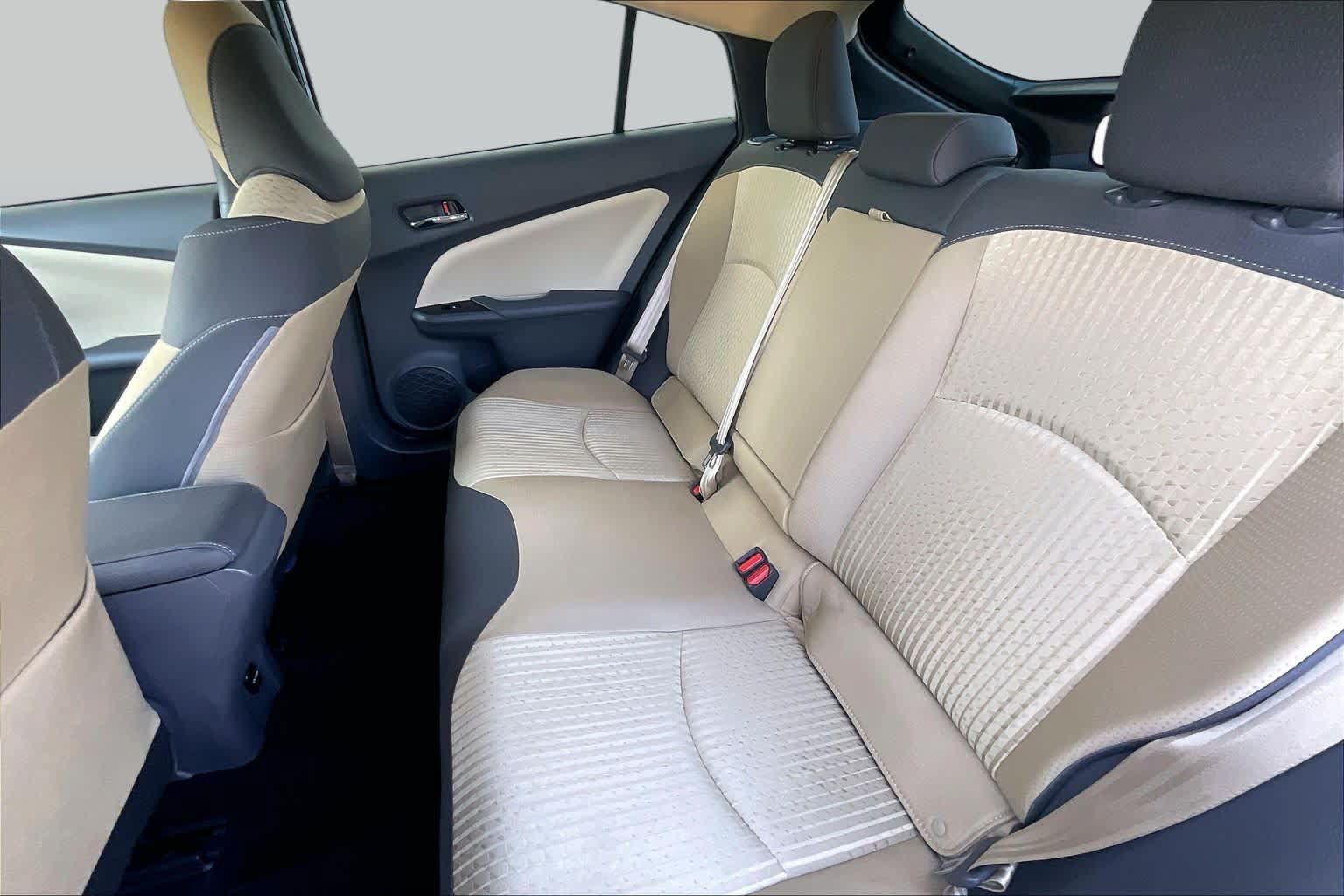 Used 2018 Toyota Prius Three FWD image 21